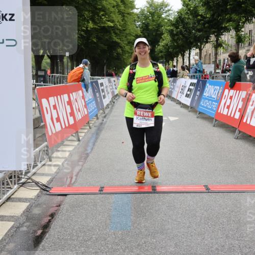 14.06.2026 - REWE Women's Run Strokosch-Dieckow http://msf.ph/oto/9788159 14.06.2026 10:29:14 Ziel 10100 meine-sportfotos.de