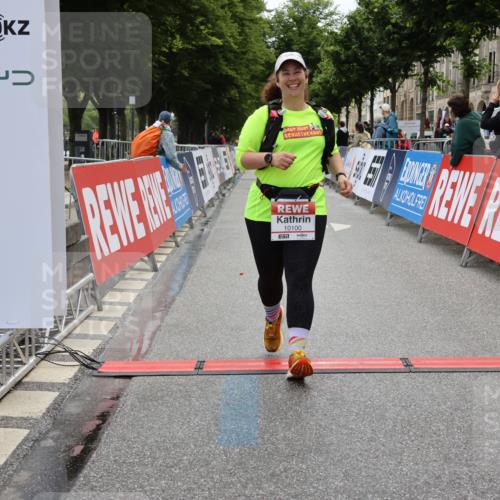 14.06.2026 - REWE Women's Run Strokosch-Dieckow http://msf.ph/oto/9788162 14.06.2026 10:29:14 Ziel 10100 meine-sportfotos.de