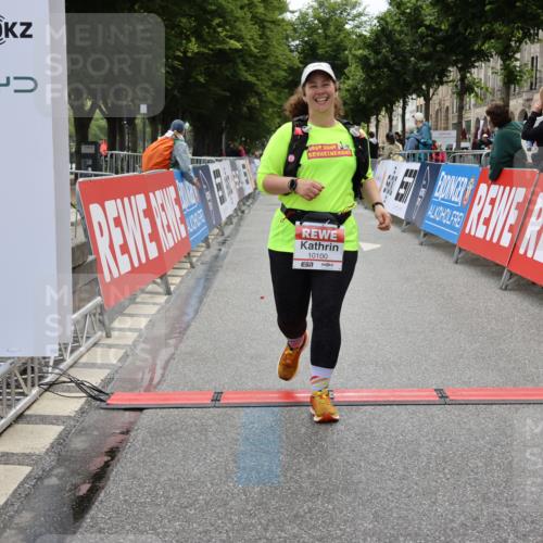 14.06.2026 - REWE Women's Run Strokosch-Dieckow http://msf.ph/oto/9788163 14.06.2026 10:29:14 Ziel 10100 meine-sportfotos.de