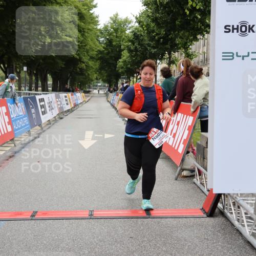 14.06.2026 - REWE Women's Run Strokosch-Dieckow http://msf.ph/oto/9788168 14.06.2026 10:29:26 Ziel 10540 meine-sportfotos.de