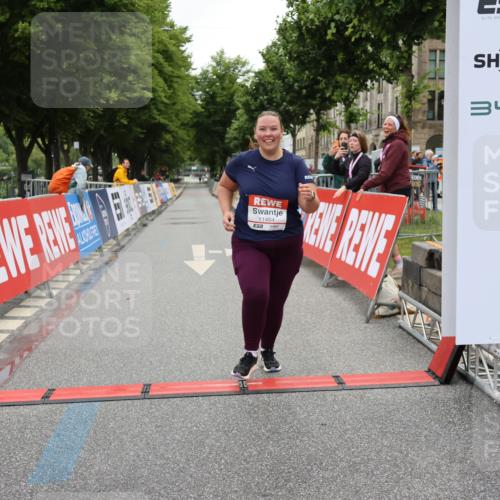 14.06.2026 - REWE Women's Run Strokosch-Dieckow http://msf.ph/oto/9788175 14.06.2026 10:30:45 Ziel 11464 meine-sportfotos.de