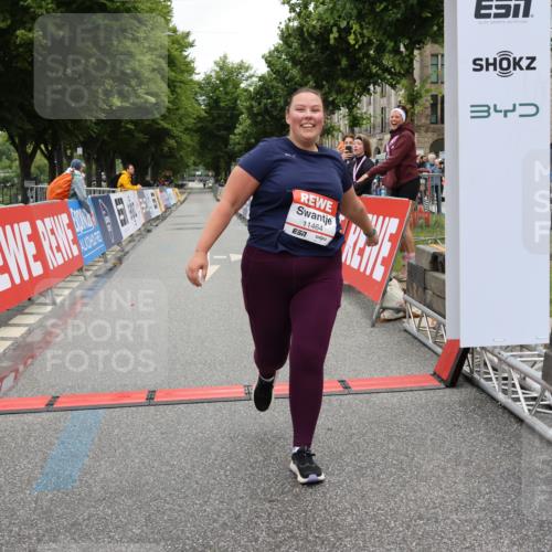 14.06.2026 - REWE Women's Run Strokosch-Dieckow http://msf.ph/oto/9788183 14.06.2026 10:30:45 Ziel 11464 meine-sportfotos.de