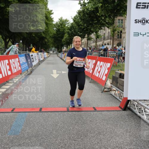 14.06.2026 - REWE Women's Run Strokosch-Dieckow http://msf.ph/oto/9788197 14.06.2026 10:31:52 Ziel 10228 meine-sportfotos.de