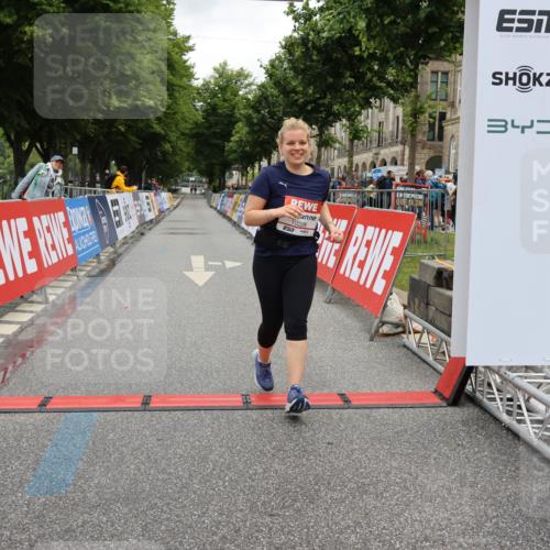 14.06.2026 - REWE Women's Run Strokosch-Dieckow http://msf.ph/oto/9788199 14.06.2026 10:31:52 Ziel 10228 meine-sportfotos.de