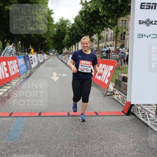14.06.2026 - REWE Women's Run Strokosch-Dieckow http://msf.ph/oto/9788201 14.06.2026 10:31:52 Ziel 10228 meine-sportfotos.de