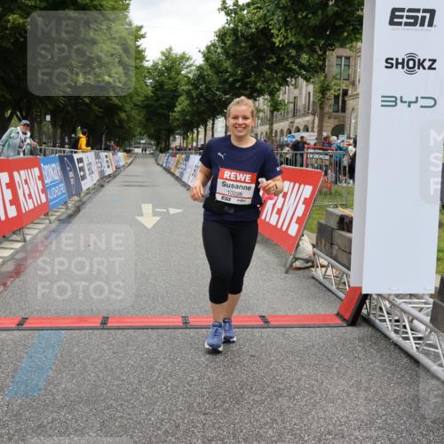 14.06.2026 - REWE Women's Run Strokosch-Dieckow http://msf.ph/oto/9788203 14.06.2026 10:31:52 Ziel 10228 meine-sportfotos.de