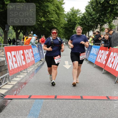 14.06.2026 - REWE Women's Run Strokosch-Dieckow http://msf.ph/oto/9788206 14.06.2026 10:33:19 Ziel 10873, 11117 meine-sportfotos.de