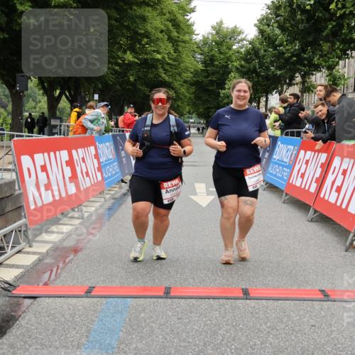 14.06.2026 - REWE Women's Run Strokosch-Dieckow http://msf.ph/oto/9788209 14.06.2026 10:33:19 Ziel 10873, 11117 meine-sportfotos.de