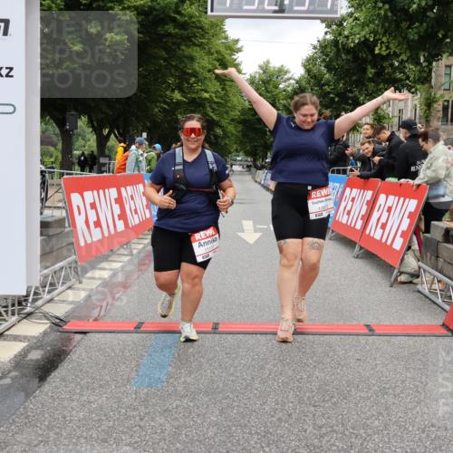 14.06.2026 - REWE Women's Run Strokosch-Dieckow http://msf.ph/oto/9788212 14.06.2026 10:33:20 Ziel 10873, 11117 meine-sportfotos.de