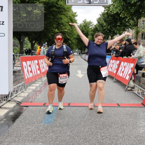 14.06.2026 - REWE Women's Run Strokosch-Dieckow http://msf.ph/oto/9788214 14.06.2026 10:33:20 Ziel 10873, 11117 meine-sportfotos.de
