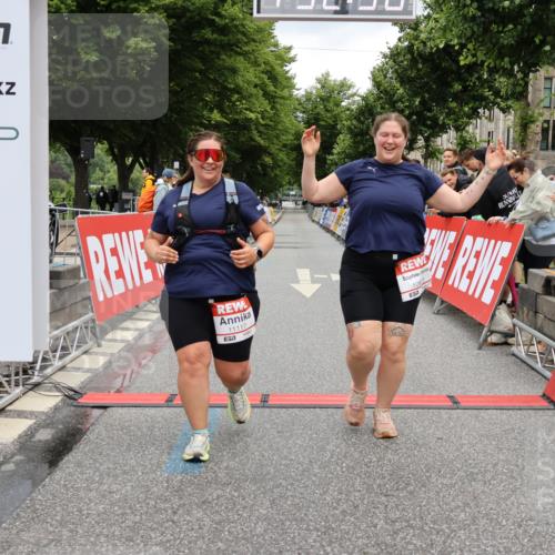 14.06.2026 - REWE Women's Run Strokosch-Dieckow http://msf.ph/oto/9788217 14.06.2026 10:33:21 Ziel 10873, 11117 meine-sportfotos.de