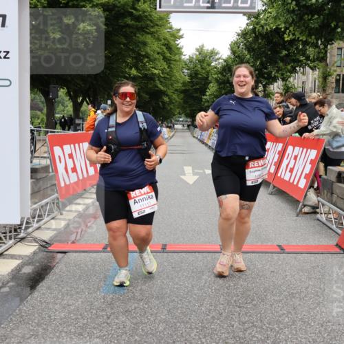 14.06.2026 - REWE Women's Run Strokosch-Dieckow http://msf.ph/oto/9788218 14.06.2026 10:33:21 Ziel 10873, 11117 meine-sportfotos.de