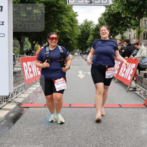 14.06.2026 - REWE Women's Run Strokosch-Dieckow http://msf.ph/oto/9788219 14.06.2026 10:33:21 Ziel 10873, 11117 meine-sportfotos.de
