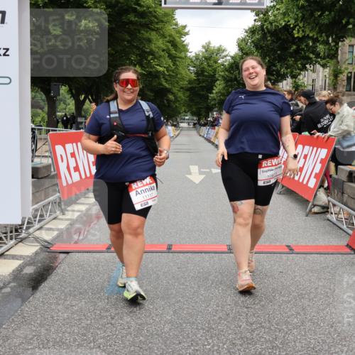 14.06.2026 - REWE Women's Run Strokosch-Dieckow http://msf.ph/oto/9788220 14.06.2026 10:33:21 Ziel 10873, 11117 meine-sportfotos.de