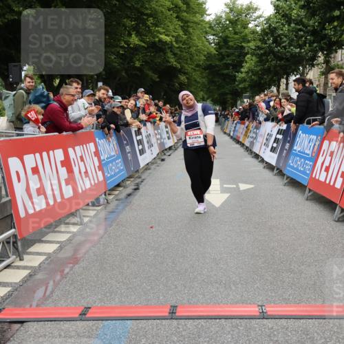 14.06.2026 - REWE Women's Run Strokosch-Dieckow http://msf.ph/oto/9788221 14.06.2026 10:37:42 Ziel 10176 meine-sportfotos.de