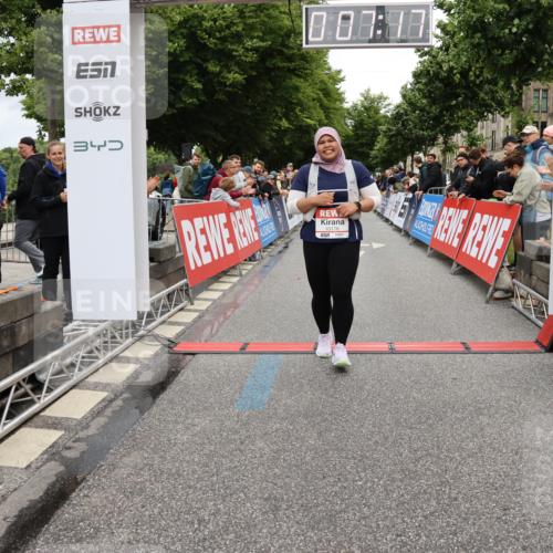 14.06.2026 - REWE Women's Run Strokosch-Dieckow http://msf.ph/oto/9788238 14.06.2026 10:37:46 Ziel 10176 meine-sportfotos.de