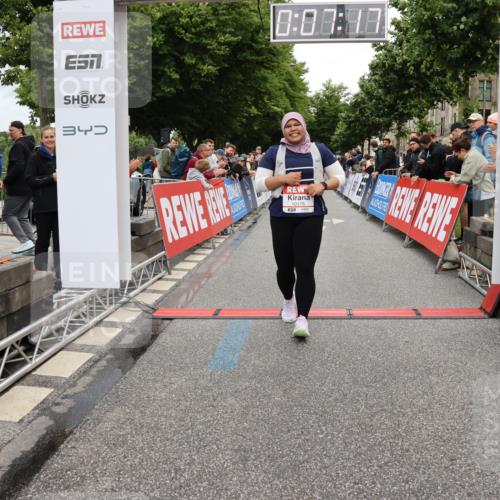 14.06.2026 - REWE Women's Run Strokosch-Dieckow http://msf.ph/oto/9788239 14.06.2026 10:37:46 Ziel 10176 meine-sportfotos.de