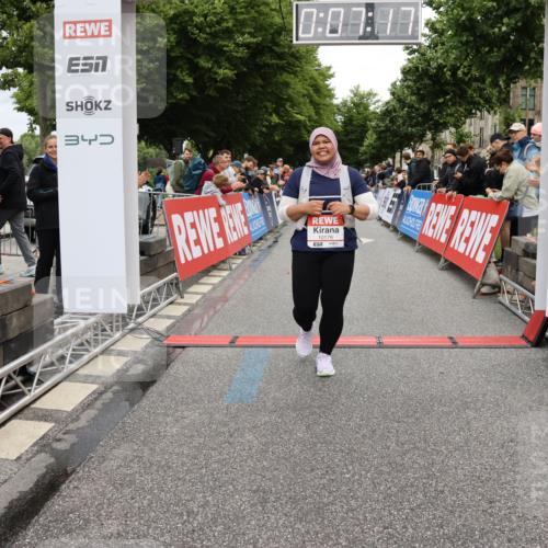 14.06.2026 - REWE Women's Run Strokosch-Dieckow http://msf.ph/oto/9788241 14.06.2026 10:37:46 Ziel 10176 meine-sportfotos.de