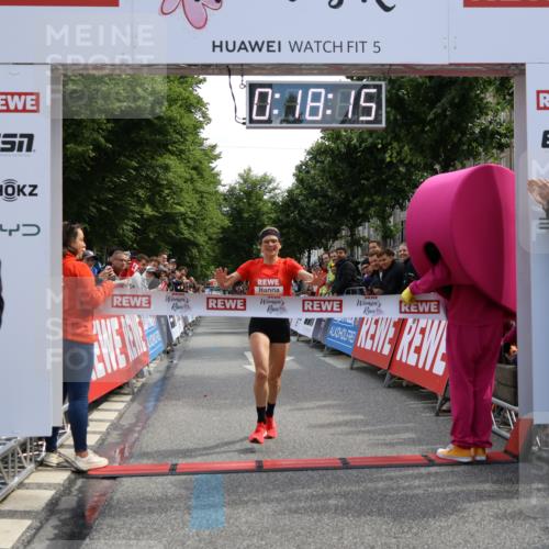 14.06.2026 - REWE Women's Run Strokosch-Dieckow http://msf.ph/oto/9788245 14.06.2026 10:48:43 Ziel 5910 meine-sportfotos.de