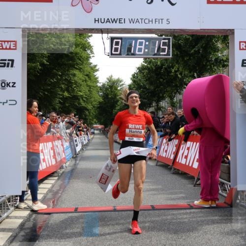 14.06.2026 - REWE Women's Run Strokosch-Dieckow http://msf.ph/oto/9788252 14.06.2026 10:48:44 Ziel 5910 meine-sportfotos.de