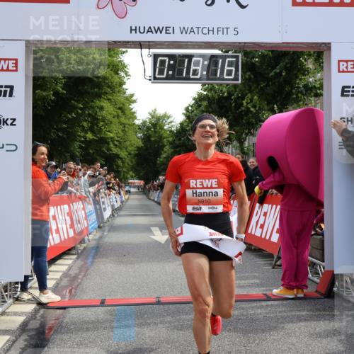 14.06.2026 - REWE Women's Run Strokosch-Dieckow http://msf.ph/oto/9788257 14.06.2026 10:48:44 Ziel 5910 meine-sportfotos.de