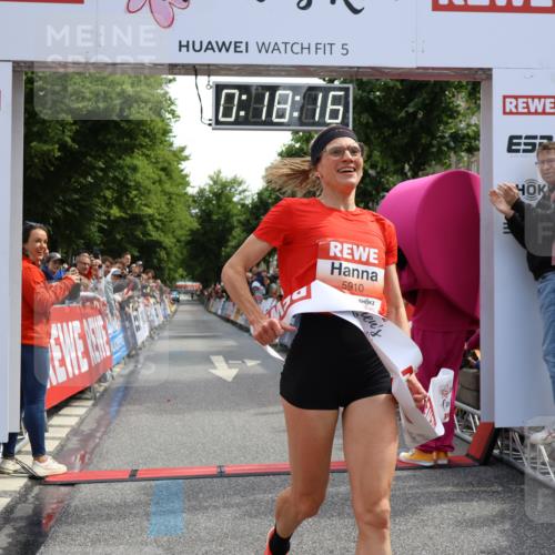 14.06.2026 - REWE Women's Run Strokosch-Dieckow http://msf.ph/oto/9788260 14.06.2026 10:48:44 Ziel 5910 meine-sportfotos.de