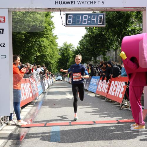 14.06.2026 - REWE Women's Run Strokosch-Dieckow http://msf.ph/oto/9788266 14.06.2026 10:49:09 Ziel 5737, 5906 meine-sportfotos.de