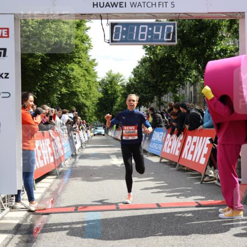 14.06.2026 - REWE Women's Run Strokosch-Dieckow http://msf.ph/oto/9788267 14.06.2026 10:49:09 Ziel 5737, 5906 meine-sportfotos.de