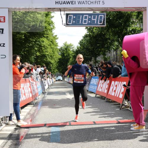 14.06.2026 - REWE Women's Run Strokosch-Dieckow http://msf.ph/oto/9788268 14.06.2026 10:49:09 Ziel 5737, 5906 meine-sportfotos.de