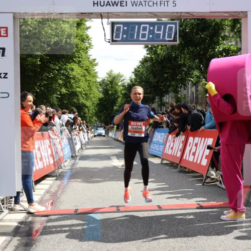 14.06.2026 - REWE Women's Run Strokosch-Dieckow http://msf.ph/oto/9788269 14.06.2026 10:49:09 Ziel 5737, 5906 meine-sportfotos.de