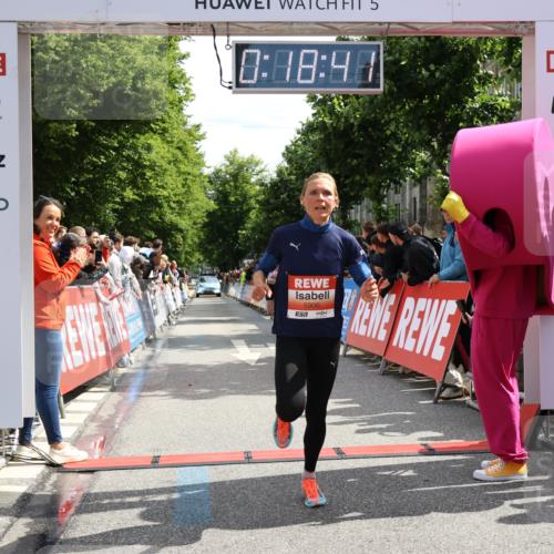 14.06.2026 - REWE Women's Run Strokosch-Dieckow http://msf.ph/oto/9788273 14.06.2026 10:49:09 Ziel 5737, 5906 meine-sportfotos.de