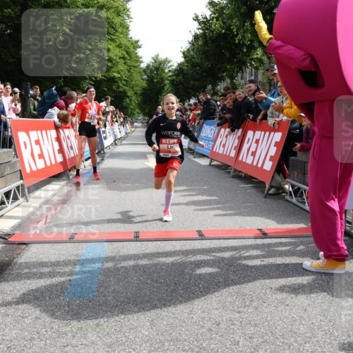 14.06.2026 - REWE Women's Run Strokosch-Dieckow http://msf.ph/oto/9788310 14.06.2026 10:50:13 Ziel 5504, 6063 meine-sportfotos.de