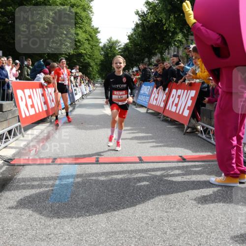 14.06.2026 - REWE Women's Run Strokosch-Dieckow http://msf.ph/oto/9788312 14.06.2026 10:50:13 Ziel 5504, 6063 meine-sportfotos.de