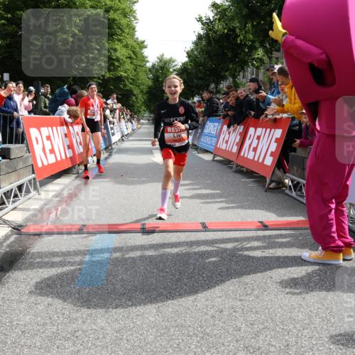 14.06.2026 - REWE Women's Run Strokosch-Dieckow http://msf.ph/oto/9788313 14.06.2026 10:50:13 Ziel 5504, 6063 meine-sportfotos.de