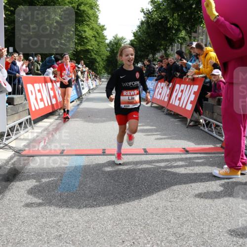 14.06.2026 - REWE Women's Run Strokosch-Dieckow http://msf.ph/oto/9788317 14.06.2026 10:50:13 Ziel 5504, 6063 meine-sportfotos.de