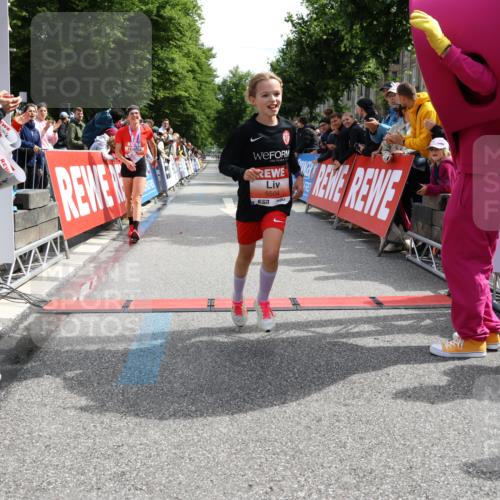 14.06.2026 - REWE Women's Run Strokosch-Dieckow http://msf.ph/oto/9788318 14.06.2026 10:50:13 Ziel 5504, 6063 meine-sportfotos.de
