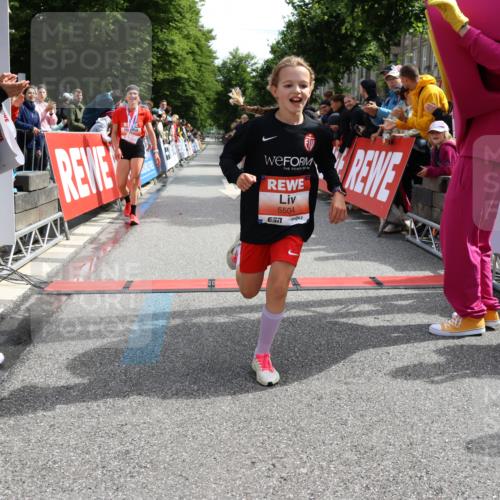 14.06.2026 - REWE Women's Run Strokosch-Dieckow http://msf.ph/oto/9788321 14.06.2026 10:50:13 Ziel 5504, 6063 meine-sportfotos.de