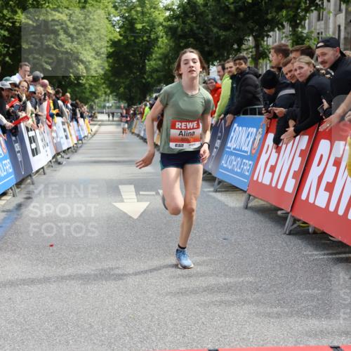 14.06.2026 - REWE Women's Run Strokosch-Dieckow http://msf.ph/oto/9788329 14.06.2026 10:50:39 Ziel 5024 meine-sportfotos.de