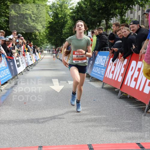 14.06.2026 - REWE Women's Run Strokosch-Dieckow http://msf.ph/oto/9788330 14.06.2026 10:50:39 Ziel 5024 meine-sportfotos.de