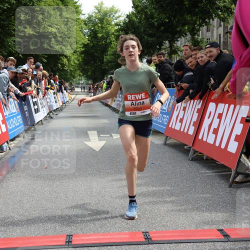 14.06.2026 - REWE Women's Run Strokosch-Dieckow http://msf.ph/oto/9788333 14.06.2026 10:50:39 Ziel 5024 meine-sportfotos.de