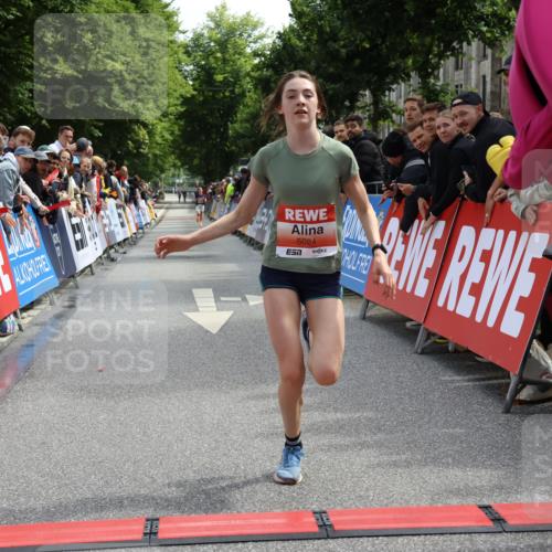 14.06.2026 - REWE Women's Run Strokosch-Dieckow http://msf.ph/oto/9788334 14.06.2026 10:50:39 Ziel 5024 meine-sportfotos.de