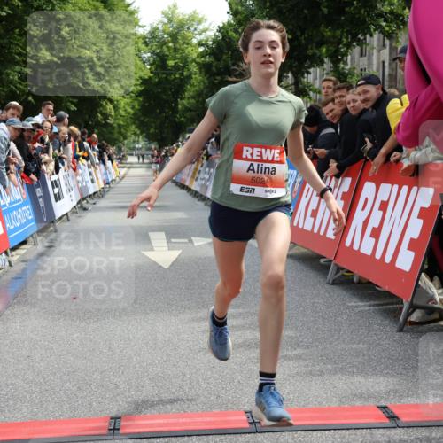 14.06.2026 - REWE Women's Run Strokosch-Dieckow http://msf.ph/oto/9788336 14.06.2026 10:50:39 Ziel 5024 meine-sportfotos.de