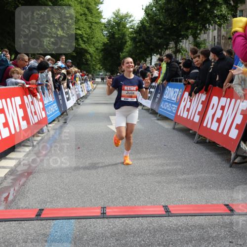 14.06.2026 - REWE Women's Run Strokosch-Dieckow http://msf.ph/oto/9788338 14.06.2026 10:50:49 Ziel 5386 meine-sportfotos.de