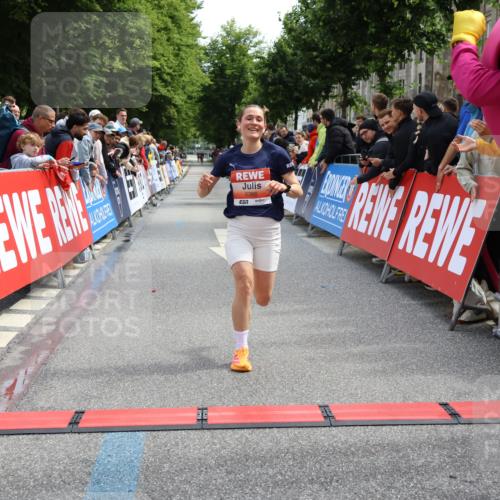 14.06.2026 - REWE Women's Run Strokosch-Dieckow http://msf.ph/oto/9788342 14.06.2026 10:50:50 Ziel 5386 meine-sportfotos.de