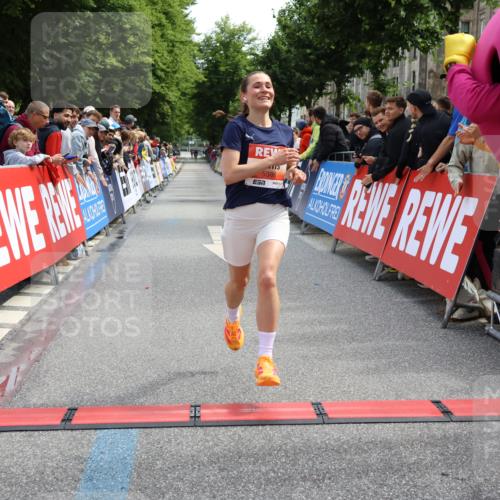 14.06.2026 - REWE Women's Run Strokosch-Dieckow http://msf.ph/oto/9788345 14.06.2026 10:50:50 Ziel 5386 meine-sportfotos.de