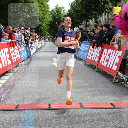 14.06.2026 - REWE Women's Run Strokosch-Dieckow http://msf.ph/oto/9788346 14.06.2026 10:50:50 Ziel 5386 meine-sportfotos.de