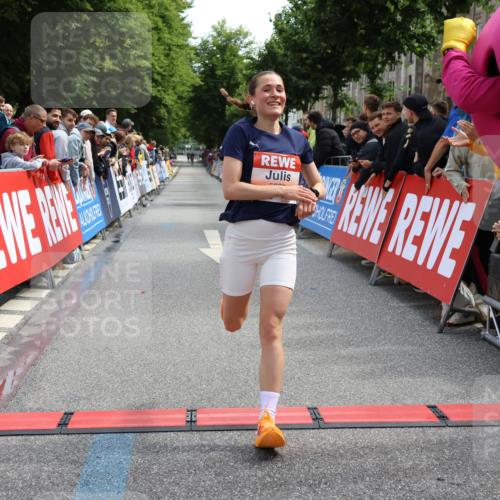 14.06.2026 - REWE Women's Run Strokosch-Dieckow http://msf.ph/oto/9788347 14.06.2026 10:50:50 Ziel 5386 meine-sportfotos.de