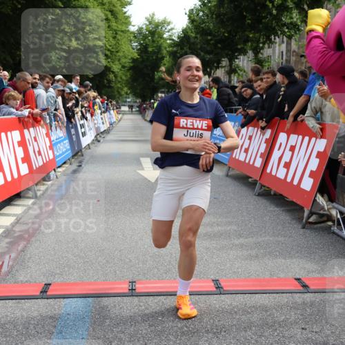 14.06.2026 - REWE Women's Run Strokosch-Dieckow http://msf.ph/oto/9788348 14.06.2026 10:50:50 Ziel 5386 meine-sportfotos.de