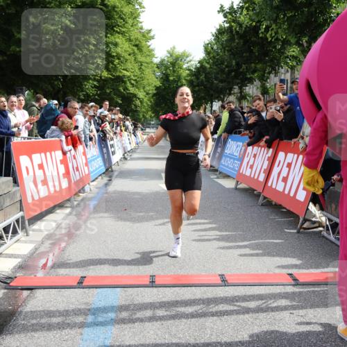 14.06.2026 - REWE Women's Run Strokosch-Dieckow http://msf.ph/oto/9788391 14.06.2026 10:51:31 Ziel 5263, 6049 meine-sportfotos.de