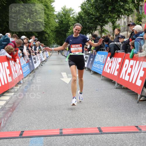 14.06.2026 - REWE Women's Run Strokosch-Dieckow http://msf.ph/oto/9788424 14.06.2026 10:52:20 Ziel 6051 meine-sportfotos.de